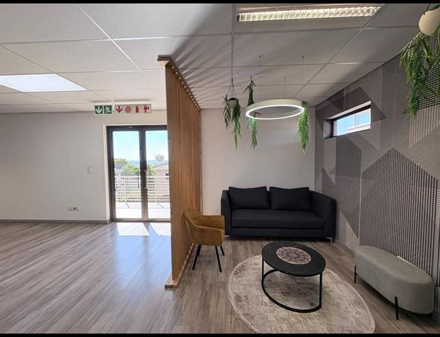 175M² OFFICE TO LET IN FOURWAYS